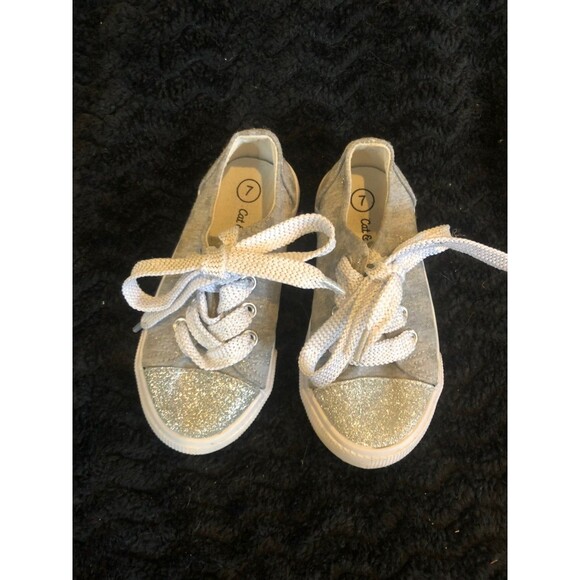 Cat and jack girls size 7 silver heart sneakers shoes - Picture 3 of 7
